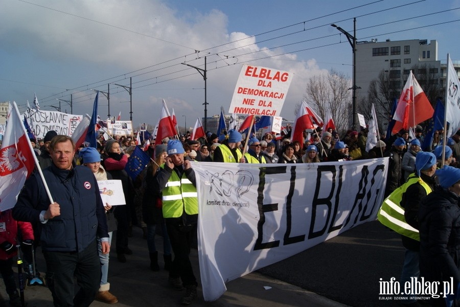 Elblążanie na stołecznym marszu Komitetu Obrony Demokracji - 27.02.2016, fot. 57