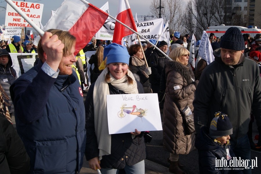 Elblążanie na stołecznym marszu Komitetu Obrony Demokracji - 27.02.2016, fot. 58