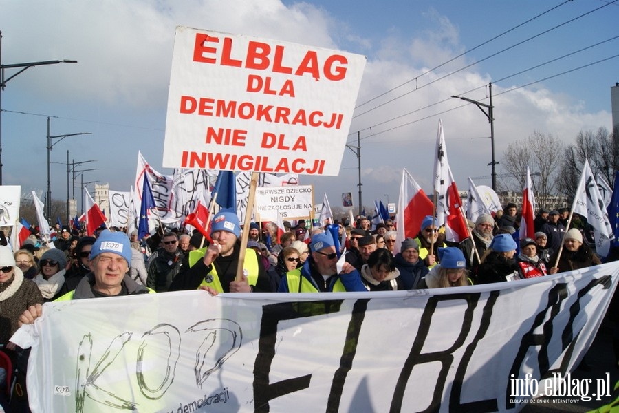 Elblążanie na stołecznym marszu Komitetu Obrony Demokracji - 27.02.2016, fot. 59