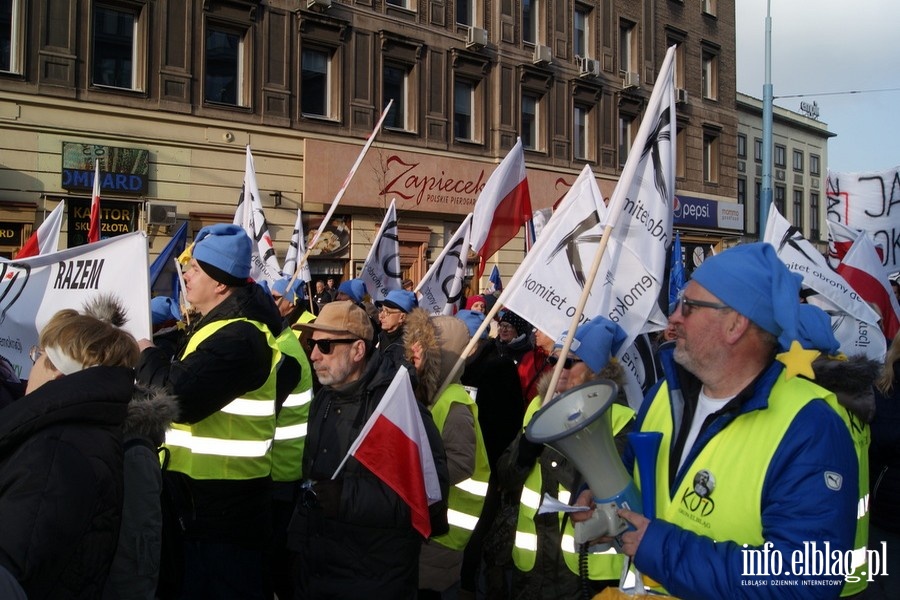 Elblążanie na stołecznym marszu Komitetu Obrony Demokracji - 27.02.2016, fot. 66