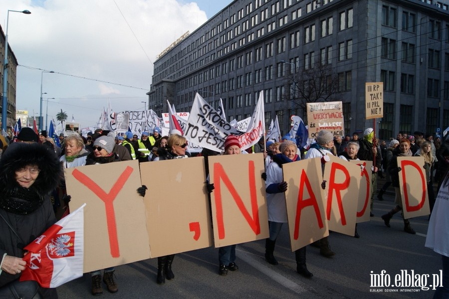 Elblążanie na stołecznym marszu Komitetu Obrony Demokracji - 27.02.2016, fot. 67