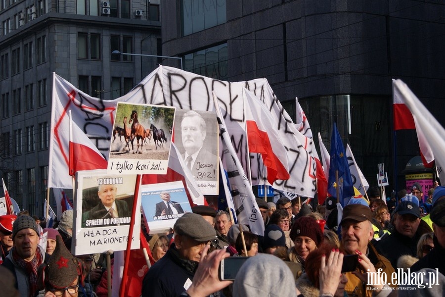 Elblążanie na stołecznym marszu Komitetu Obrony Demokracji - 27.02.2016, fot. 69