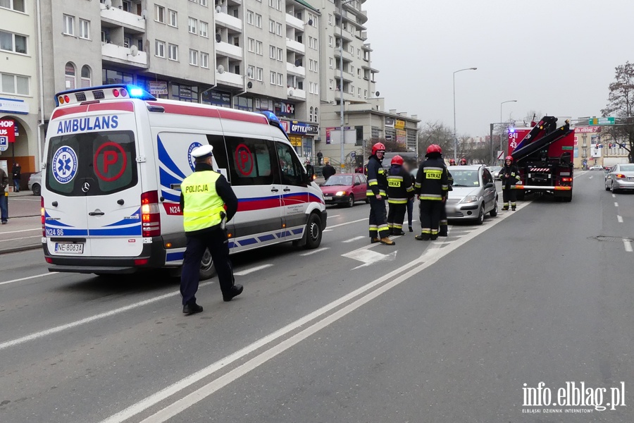Potrącenie 13-latka na Hetmańskiej. Chłopiec wbiegł wprost pod samochód, fot. 7