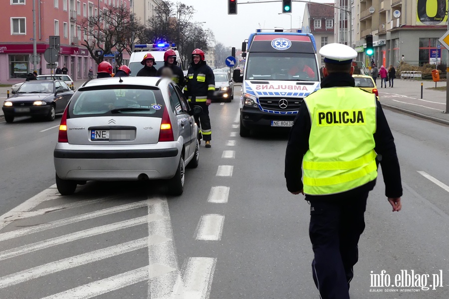 Potrącenie 13-latka na Hetmańskiej. Chłopiec wbiegł wprost pod samochód, fot. 9