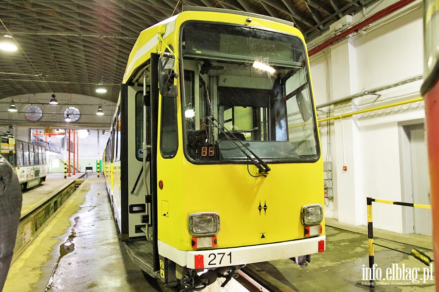 Pierwszy z trzech zakupionych wagonw tramwajowych, fot. 1