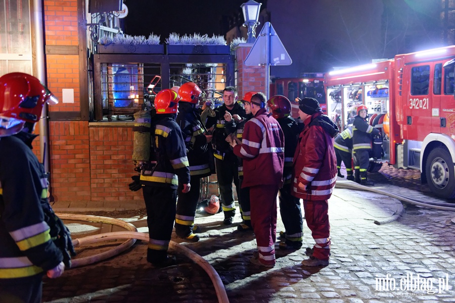 Poar w kamienicy przy ul. Studziennej. W akcji ganiczej brao udzia 18 straakw, fot. 23