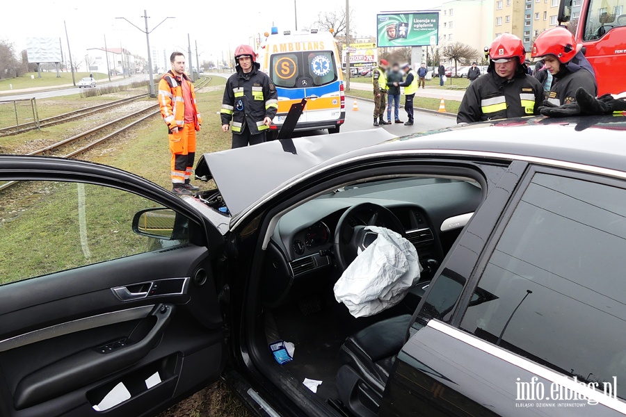 Płk. Dąbka-Węgrowska: wypadek na skrzyżowaniu. Jedna osoba w szpitalu, fot. 11