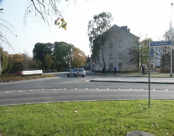 Nowopowstałe rondo u zbiegu ulic Nowowiejskiej - Traugu, fot. 8