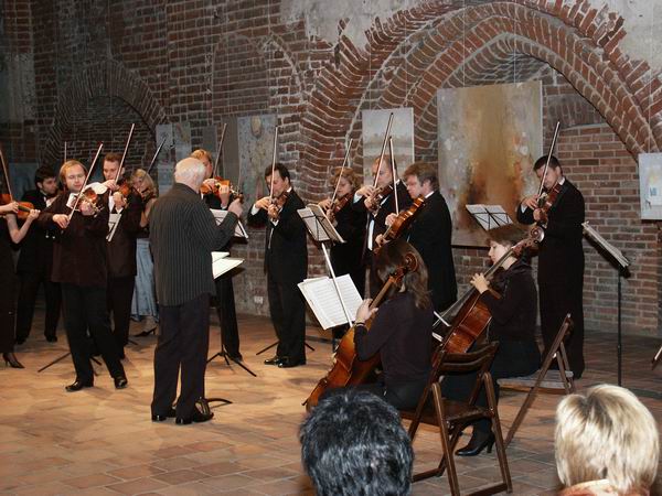 Koncert Mistrzw w wykonaniu Orkiestry Kameralnej  Kijo, fot. 5