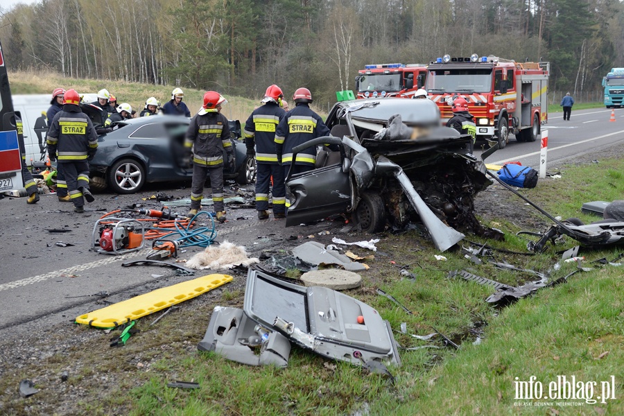 Tragiczny wypadek na S22. Trzy osoby nie żyją, dwie są ranne, fot. 6