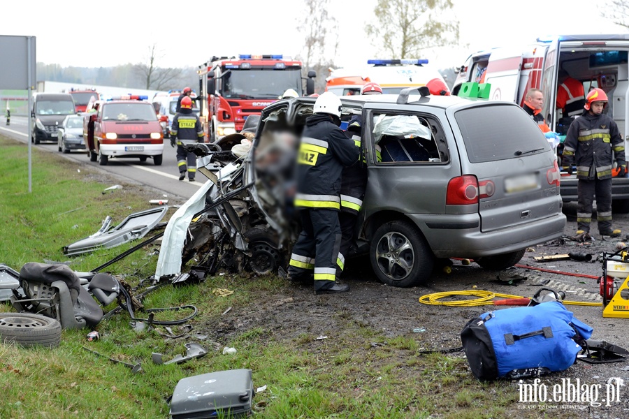 Tragiczny wypadek na S22. Trzy osoby nie yj, dwie s ranne, fot. 11