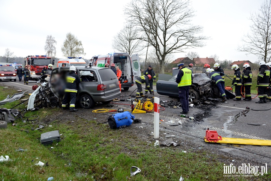 Tragiczny wypadek na S22. Trzy osoby nie yj, dwie s ranne, fot. 12