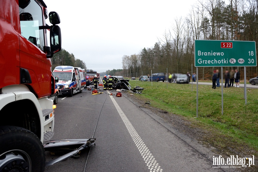 Tragiczny wypadek na S22. Trzy osoby nie yj, dwie s ranne, fot. 20