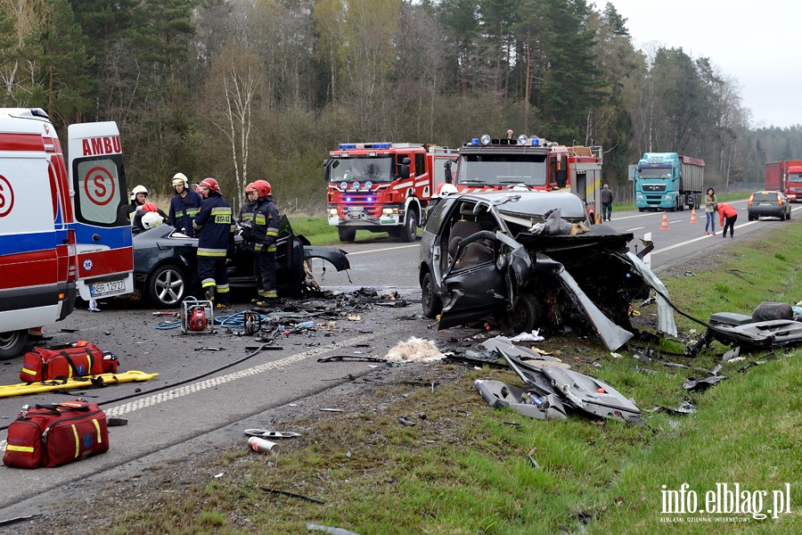 Tragiczny wypadek na S22. Trzy osoby nie yj, dwie s ranne, fot. 21