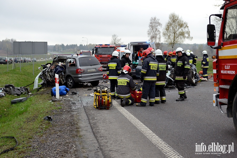 Tragiczny wypadek na S22. Trzy osoby nie yj, dwie s ranne, fot. 26