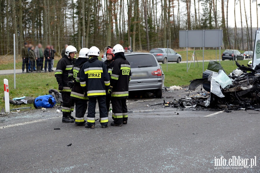 Tragiczny wypadek na S22. Trzy osoby nie yj, dwie s ranne, fot. 29