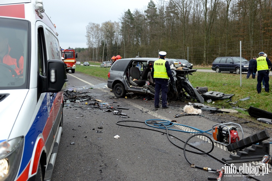 Tragiczny wypadek na S22. Trzy osoby nie yj, dwie s ranne, fot. 31