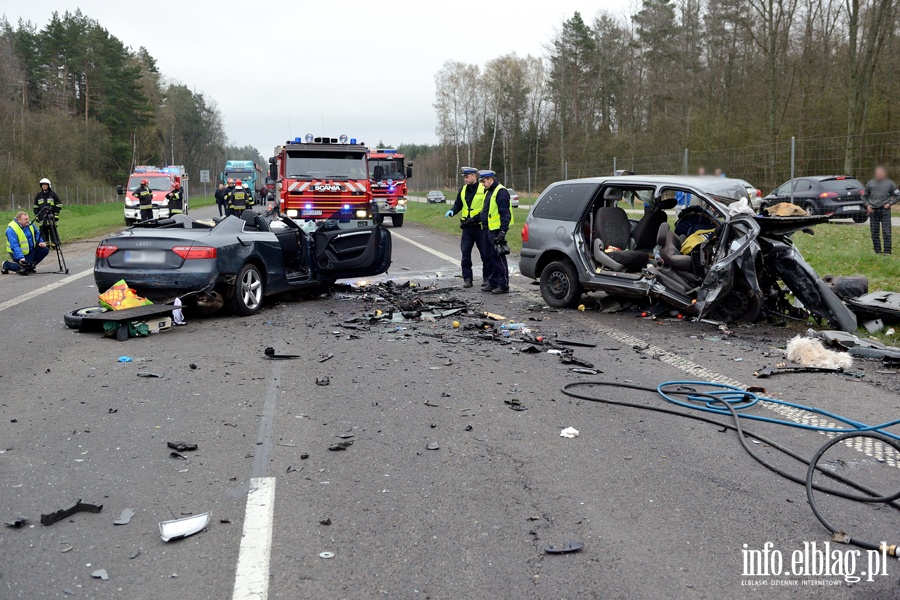 Tragiczny wypadek na S22. Trzy osoby nie yj, dwie s ranne, fot. 32