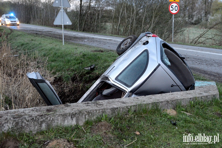 Wypadek na Mazurskiej. Jedna poszkodowana osoba zabrana do szpitala, fot. 2