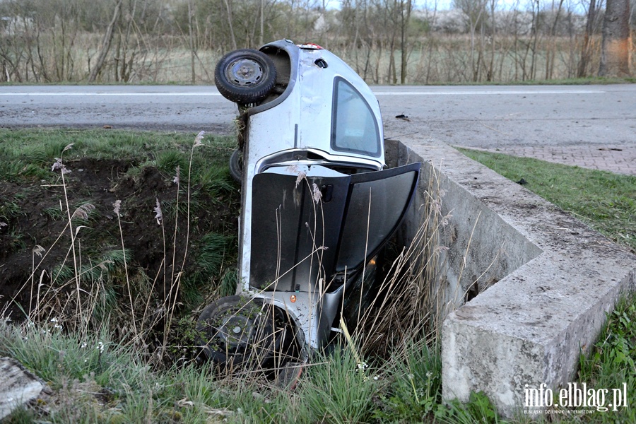 Wypadek na Mazurskiej. Jedna poszkodowana osoba zabrana do szpitala, fot. 3