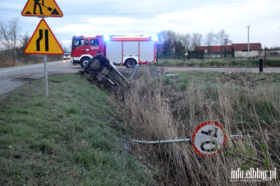 Wypadek na Mazurskiej. Jedna poszkodowana osoba zabrana do szpitala, fot. 7