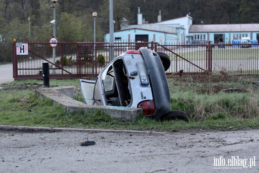 Wypadek na Mazurskiej. Jedna poszkodowana osoba zabrana do szpitala, fot. 11