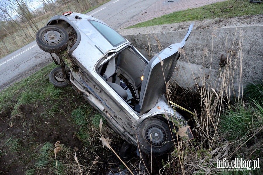 Wypadek na Mazurskiej. Jedna poszkodowana osoba zabrana do szpitala, fot. 12