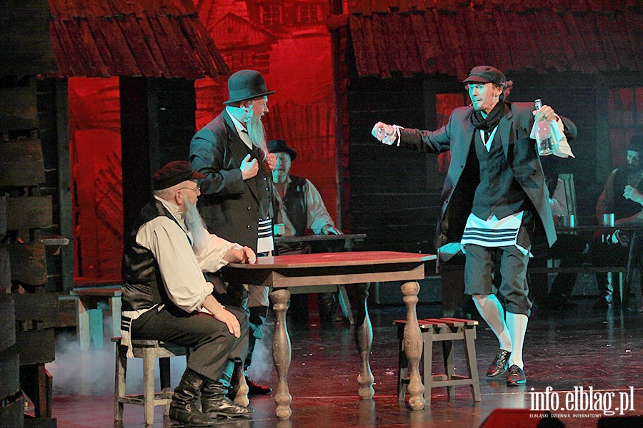 15. Elbląska Wiosna Teatralna - Skrzypek na dachu, fot. 53