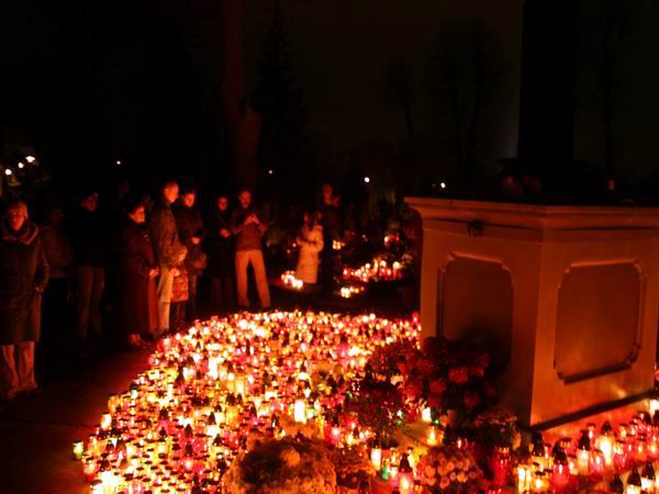 Cmentarz Komunalny Agrykola w dniu Wszystkich Świętych , fot. 28
