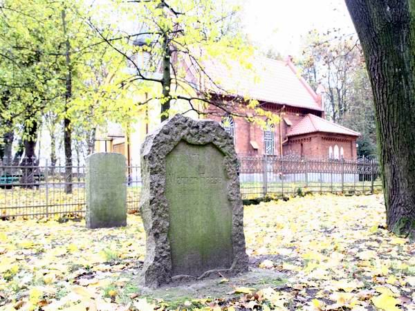 Poniemieckie cmentarze ewangelickie przy ul. Sadowej i , fot. 12