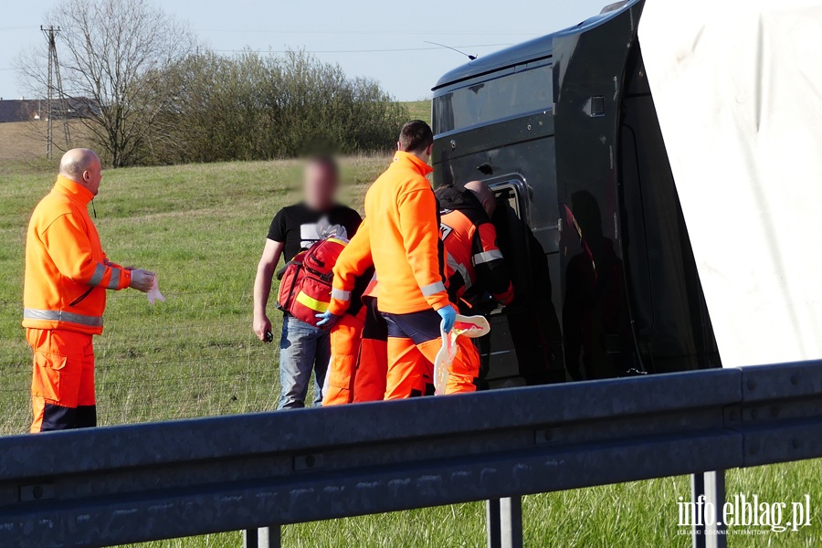 Wypadek na S22. Po zderzeniu dwch pojazdw ciarwka zablokowaa na kilka godzin "Berlink", fot. 3