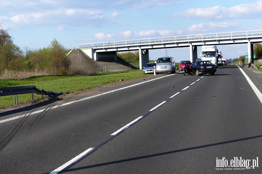 Wypadek na S22. Po zderzeniu dwch pojazdw ciarwka zablokowaa na kilka godzin "Berlink", fot. 6