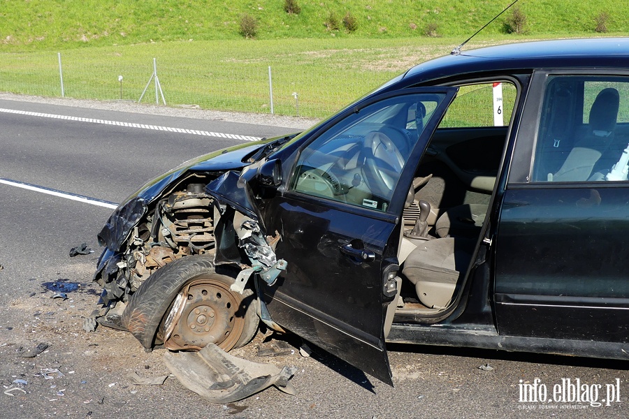 Wypadek na S22. Po zderzeniu dwch pojazdw ciarwka zablokowaa na kilka godzin "Berlink", fot. 8