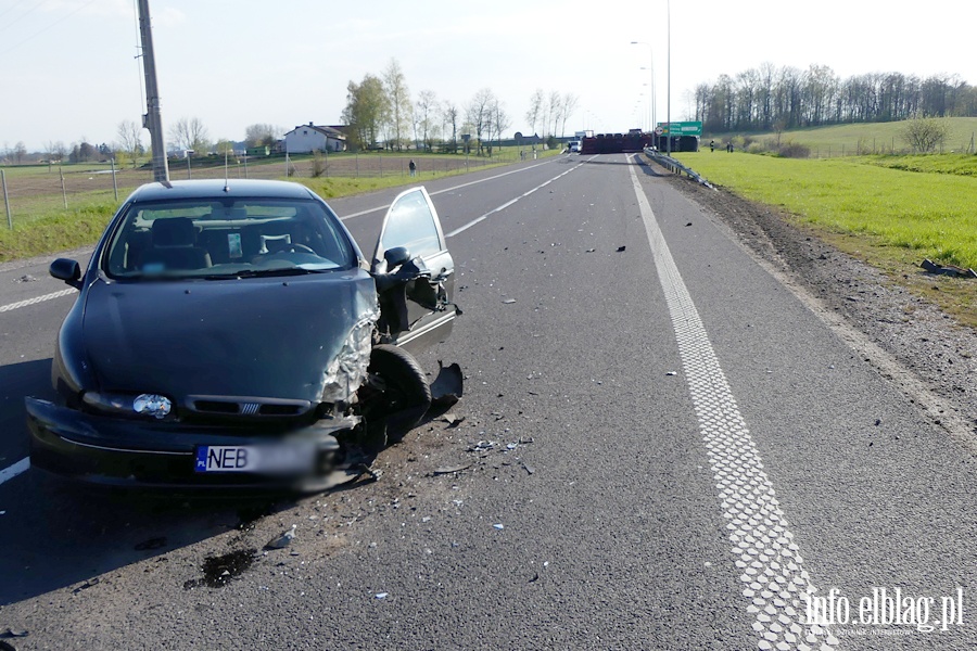 Wypadek na S22. Po zderzeniu dwch pojazdw ciarwka zablokowaa na kilka godzin "Berlink", fot. 10