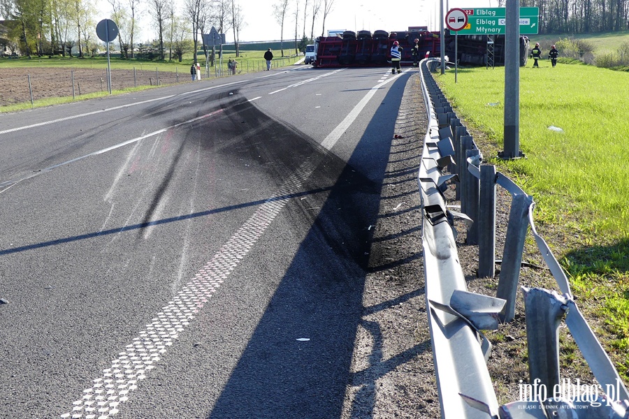 Wypadek na S22. Po zderzeniu dwch pojazdw ciarwka zablokowaa na kilka godzin "Berlink", fot. 14