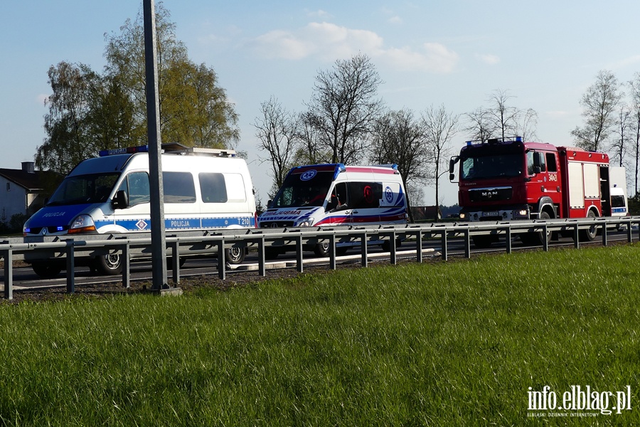 Wypadek na S22. Po zderzeniu dwch pojazdw ciarwka zablokowaa na kilka godzin "Berlink", fot. 18