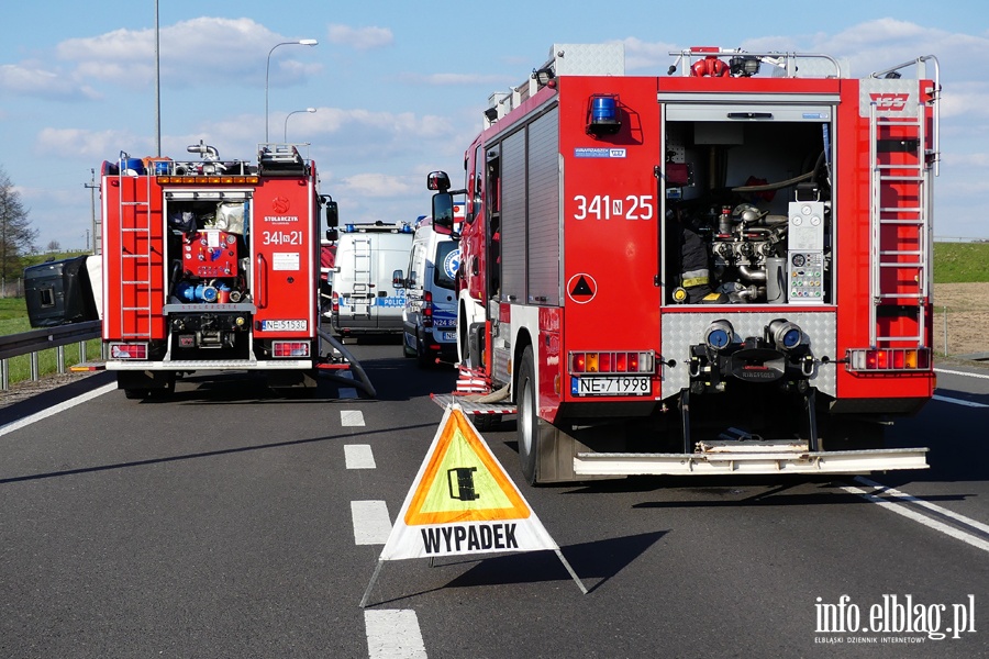 Wypadek na S22. Po zderzeniu dwch pojazdw ciarwka zablokowaa na kilka godzin "Berlink", fot. 27