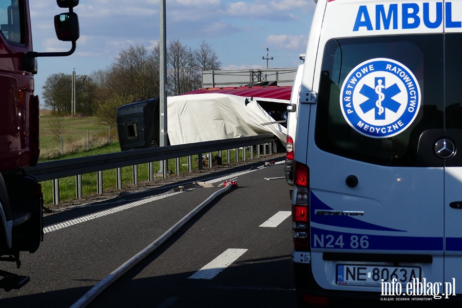 Wypadek na S22. Po zderzeniu dwch pojazdw ciarwka zablokowaa na kilka godzin "Berlink", fot. 28