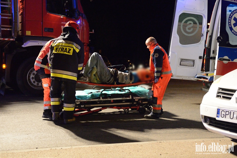 Wypadek w Gronowie Grnym. Pi osb rannych, kierowca prawdopodobnie pijany!, fot. 11