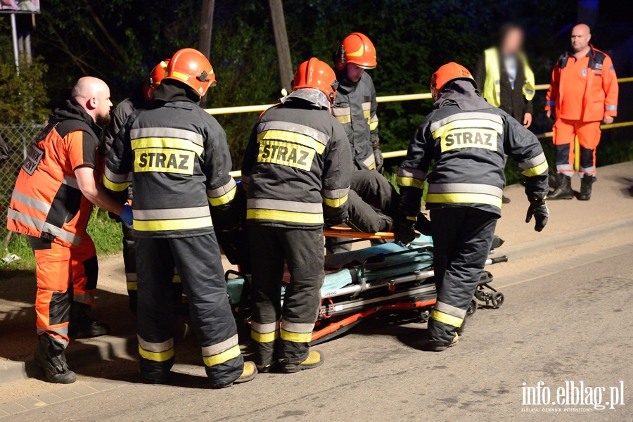 Wypadek w Gronowie Grnym. Pi osb rannych, kierowca prawdopodobnie pijany!, fot. 17