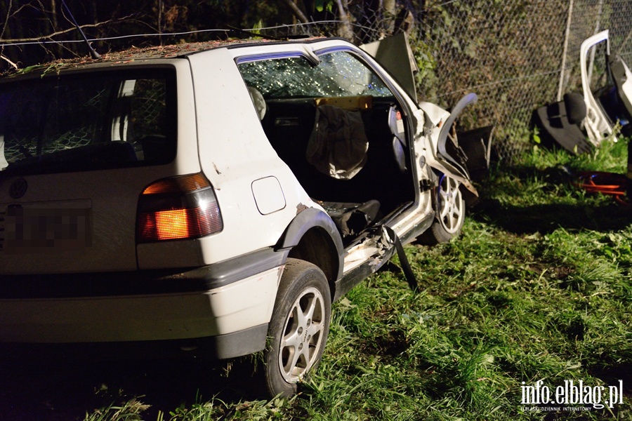 Wypadek w Gronowie Grnym. Pi osb rannych, kierowca prawdopodobnie pijany!, fot. 20