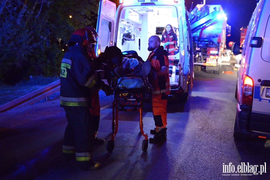 Wypadek w Gronowie Grnym. Pi osb rannych, kierowca prawdopodobnie pijany!, fot. 21