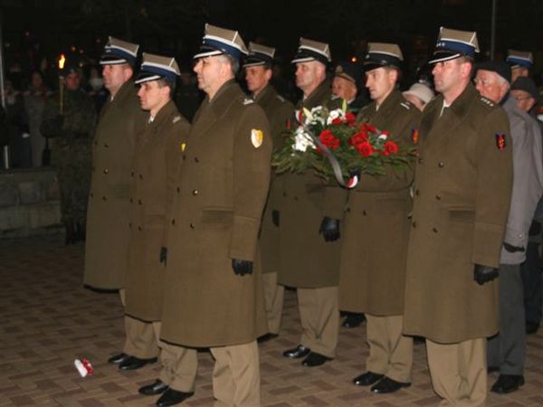 Święto Niepodległości w Elblągu - uroczystości na Pl. J, fot. 2