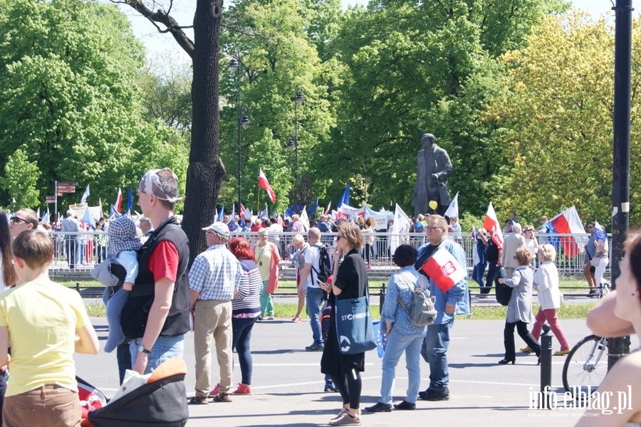 Elblanie podczas stoecznego przemarszu KOD "Jestemy i bdziemy w Europie!", fot. 1