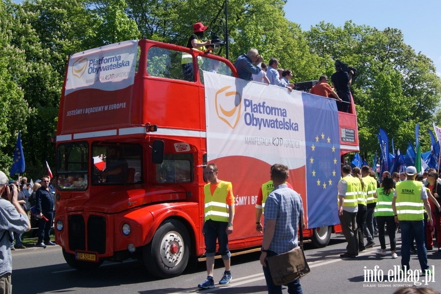 Elblanie podczas stoecznego przemarszu KOD "Jestemy i bdziemy w Europie!", fot. 11