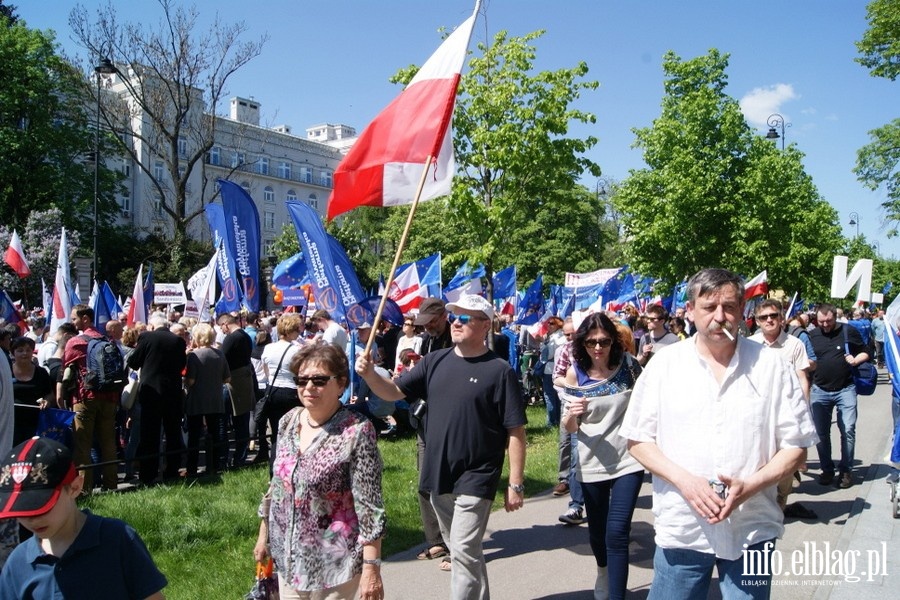 Elblanie podczas stoecznego przemarszu KOD "Jestemy i bdziemy w Europie!", fot. 12