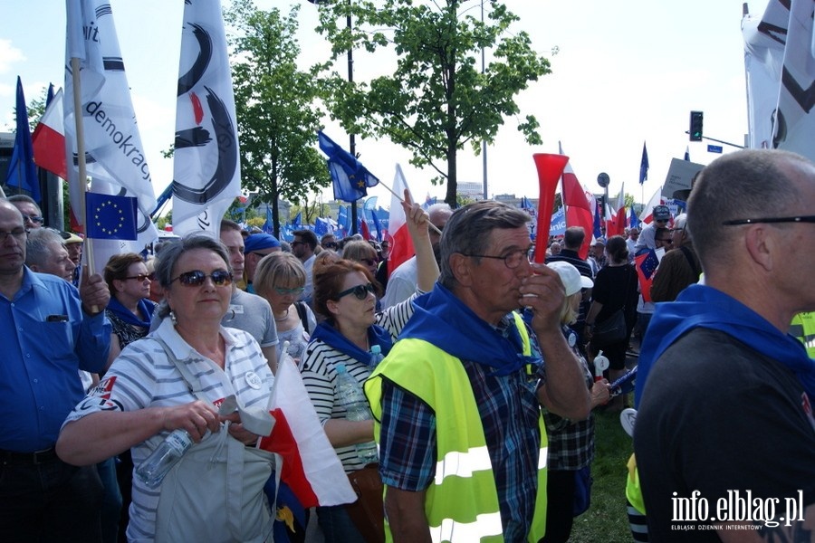 Elblanie podczas stoecznego przemarszu KOD "Jestemy i bdziemy w Europie!", fot. 19