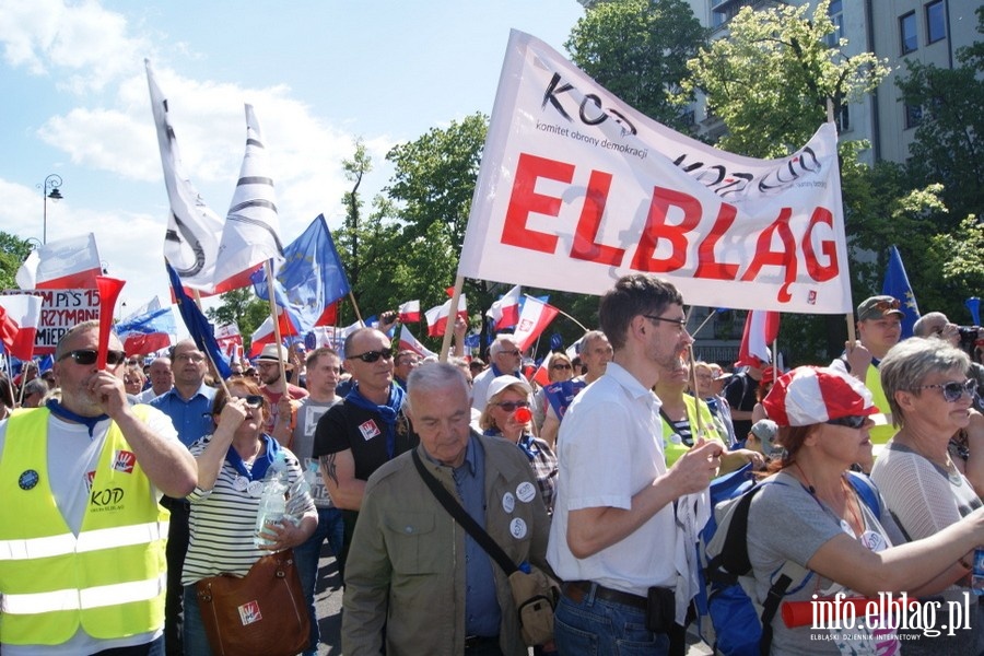 Elblanie podczas stoecznego przemarszu KOD "Jestemy i bdziemy w Europie!", fot. 24