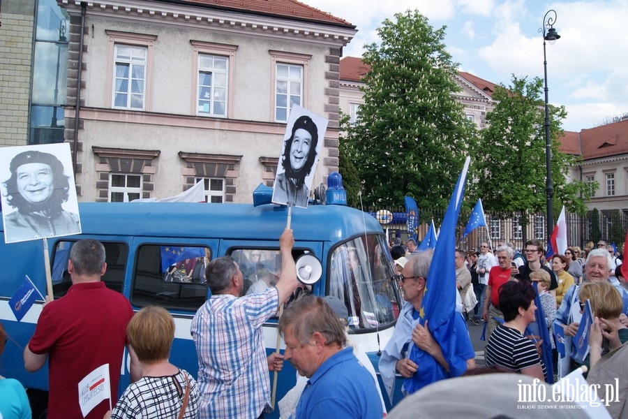 Elblanie podczas stoecznego przemarszu KOD "Jestemy i bdziemy w Europie!", fot. 40