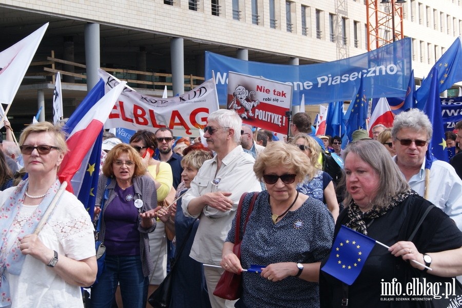 Elblanie podczas stoecznego przemarszu KOD "Jestemy i bdziemy w Europie!", fot. 45